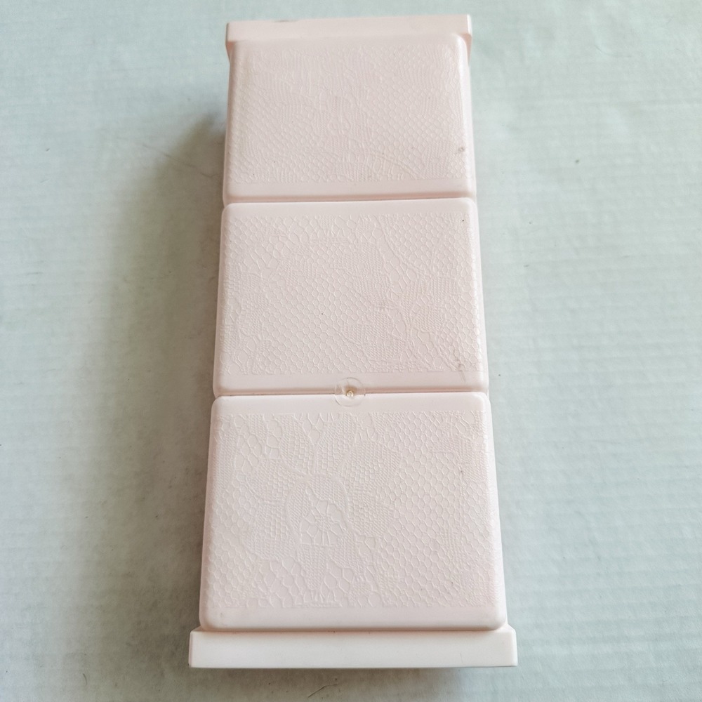 Mattel 1973 Barbie Townhouse Pink Couch/Bed Vintage #7825